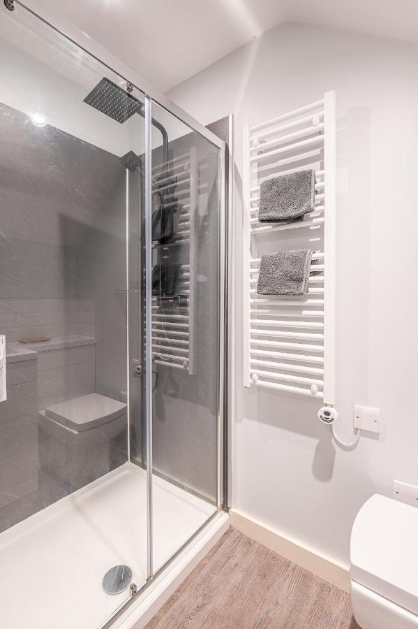 The Falcon Tap Apartment Йорк Екстериор снимка