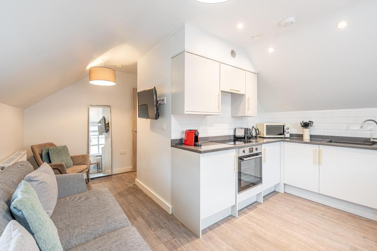 The Falcon Tap Apartment Йорк Екстериор снимка
