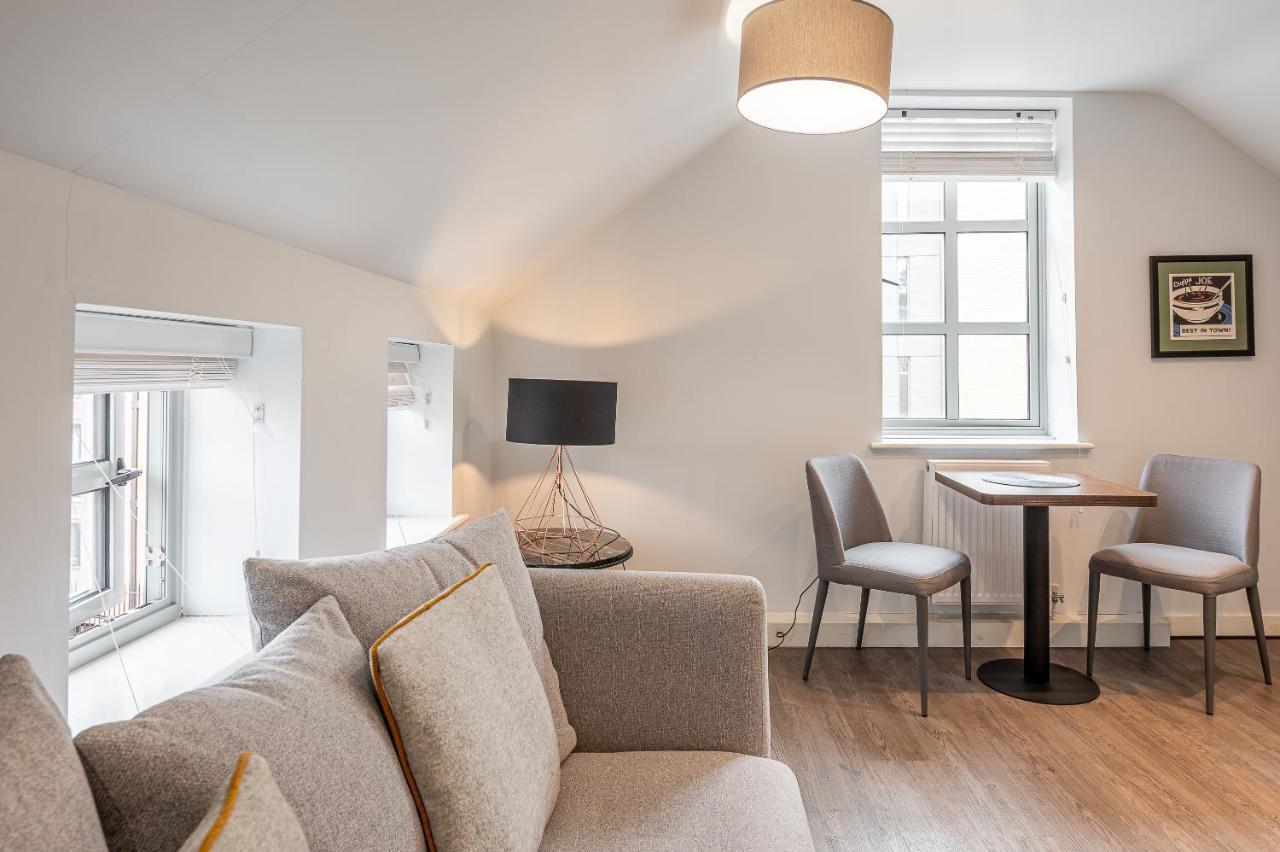 The Falcon Tap Apartment Йорк Екстериор снимка
