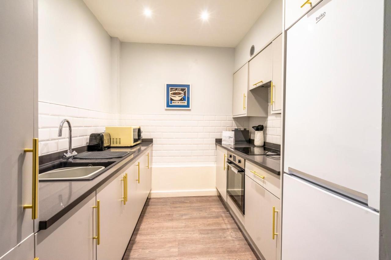 The Falcon Tap Apartment Йорк Екстериор снимка